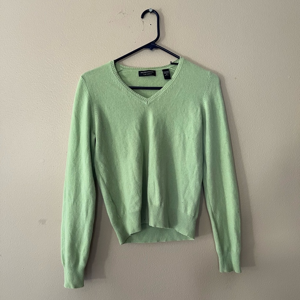 Gorgeous 100% Cashmere V-Neck Sweater
